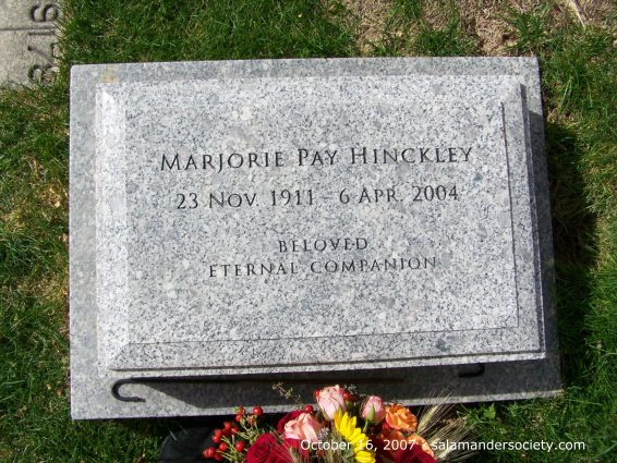 Marjorie Hinckley buriel marker.