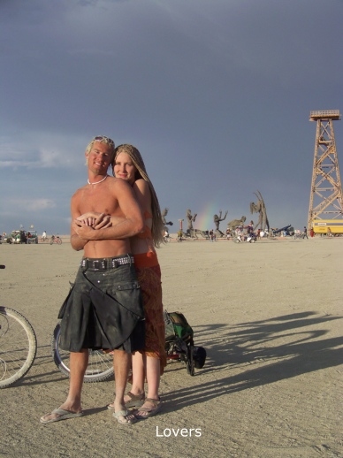 More playa lovers.