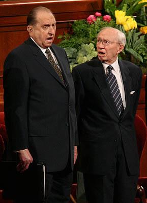 Monson Hinckley sing - courtesy SLTribune.